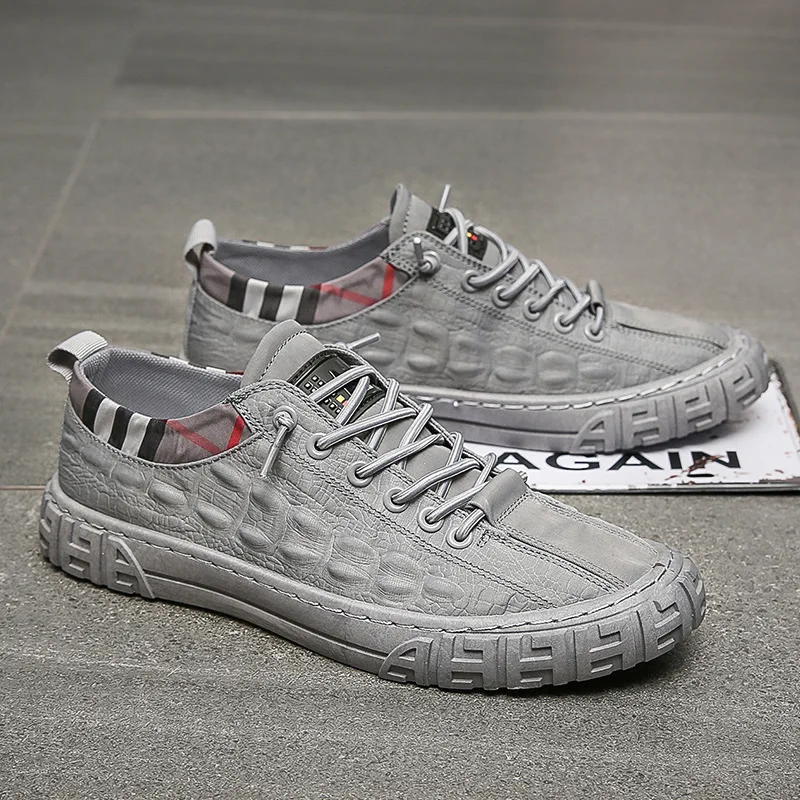 

Summer New Breathable Fashion Sports Shoes Low-Top Thick-Soled Lightweight Vulcanized Shoes Walking Sports Men's Shoes