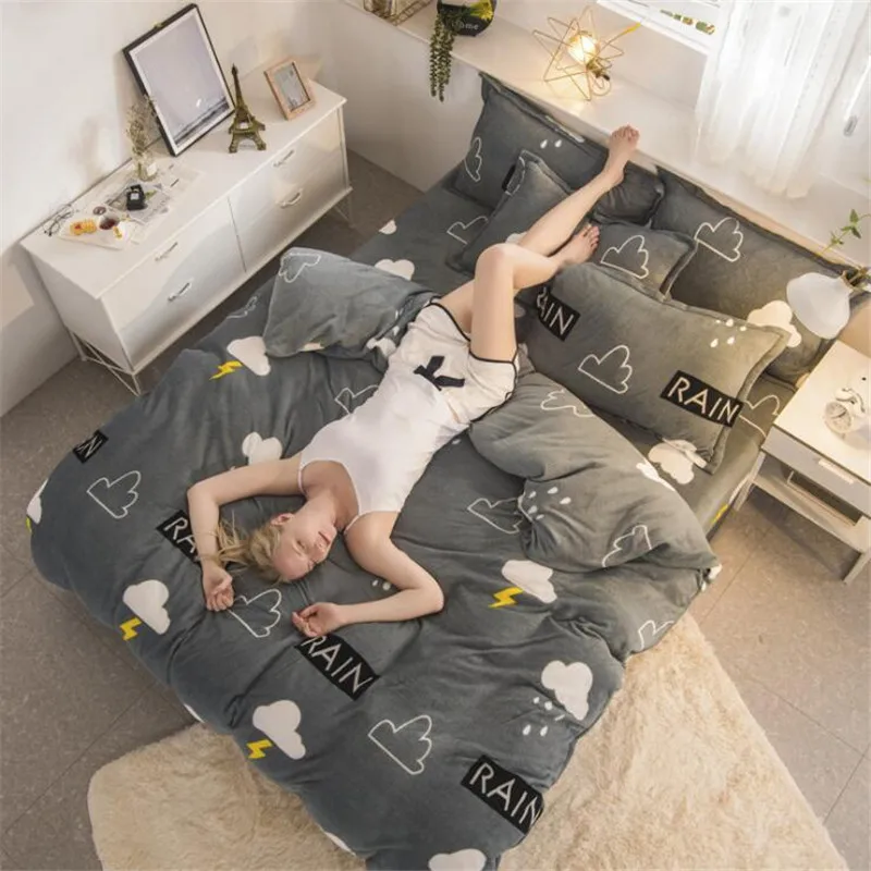 Роскошный комплект постельного белья из фланели с рисунком розового медведя