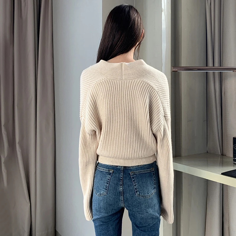 Женский вязаный свитер TWOTWINSTYLE осенний с длинным рукавом и v-образным вырезом