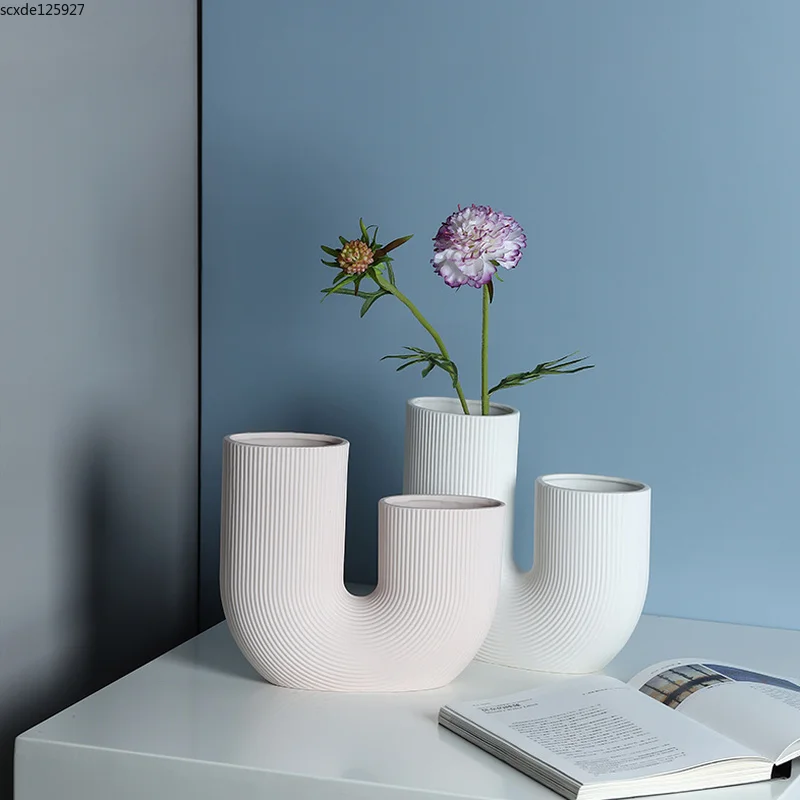 

Creative U-shaped Striped White Ceramic Vase Flower Arrangement Table Decor Hydroponic Flower Vase Home Decoration Furnishings