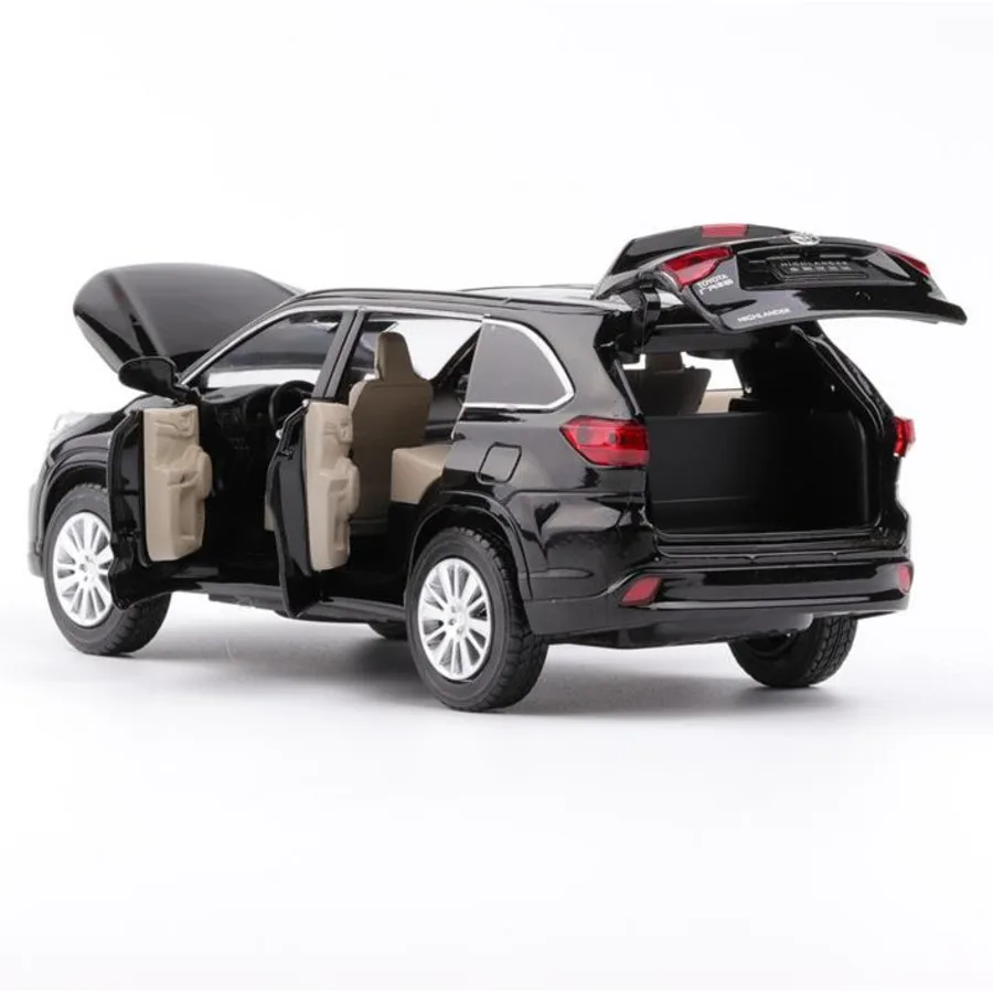 Модель автомобиля TOYOTA Highlander 1:32 литой под давлением из металлического сплава