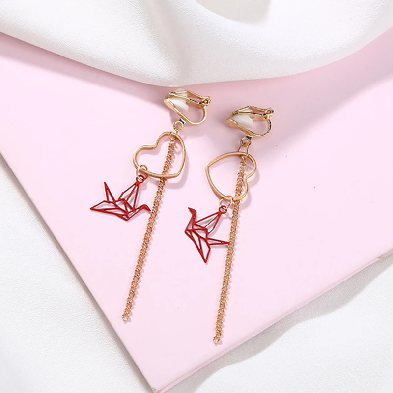 Женские длинные серьги-подвески с кисточками золотистые/красные вечерние