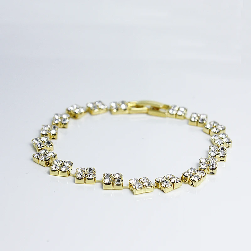 Модные женские блестящие браслеты с прозрачными фианитами и камнями золотистого