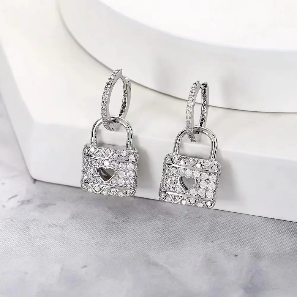 

Japan Korea fashion love-lock earrings foe women classic design =autumn =winter new ins silver exquisite eardrop