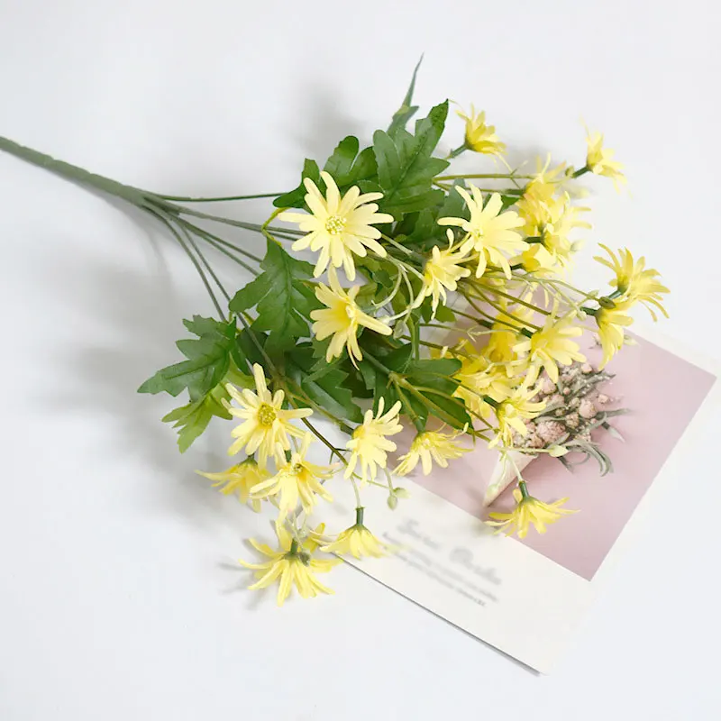 

Wedding Photography Beautiful Holding Flowers Simulation Flowers Artificial Chrysanthemums Fake Flowers Small Daisies Home Decor