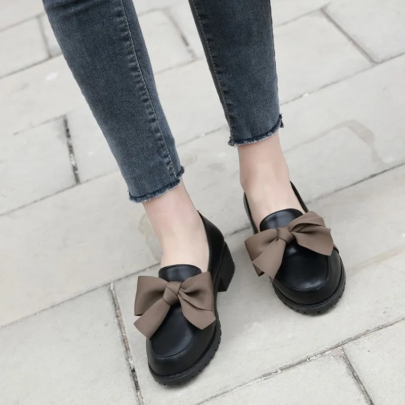 Женские кожаные туфли с бантом маленькие квадратным носком весна 2020|Обувь без