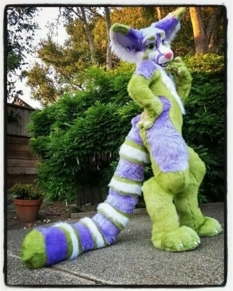 

Animal Long Fur Husky Mascot Costume Suit Fursuit High Simulation Fancy Dress Event Apparel Cartoon Character Birthday Clothes