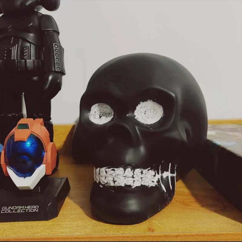 Копилка в виде черного черепа креативные мелки для творчества забавные