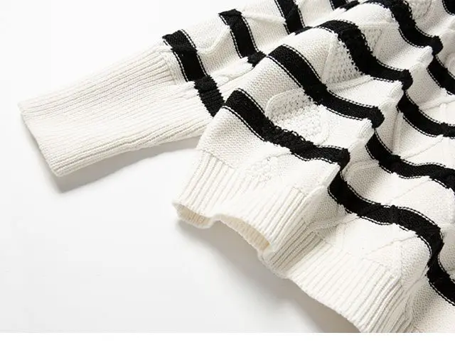 

Autumn Spring and New Round Neck Long-sleeved Pullover Sweater Casual All-match Button Striped Cable Wool Sweater