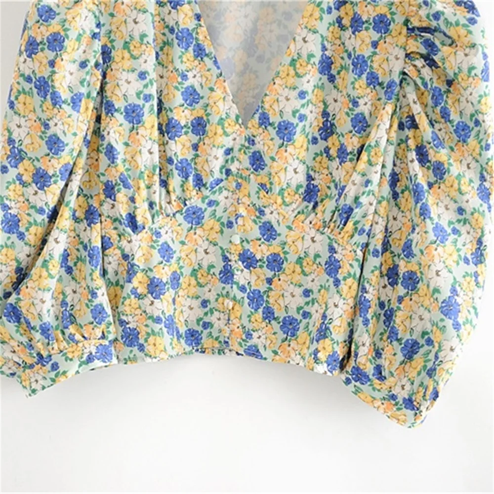 

2020 summer women's new versatile thin retro French V-neck exaggerated lantern sleeve printed floral short shirt