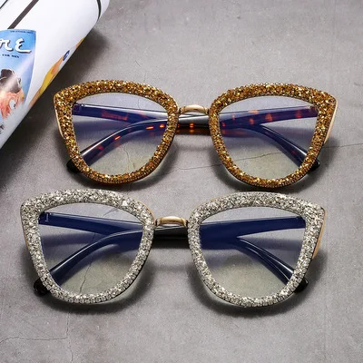 

Europe and the United States retro cat's eye studded sunglasses women's classic street shooting flat mirror big frame cover face