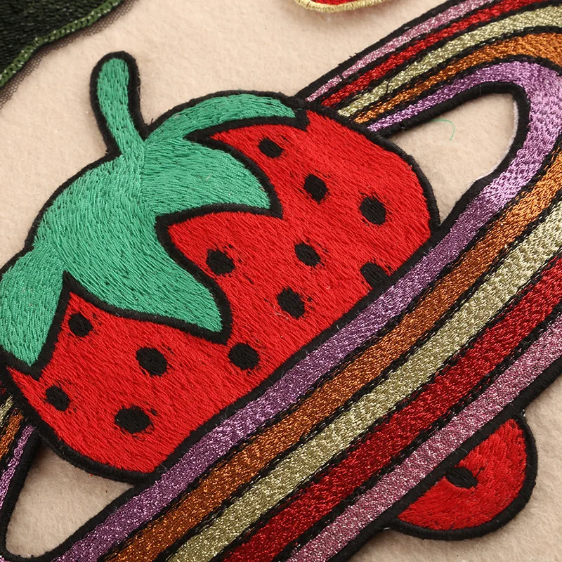 Наклейки с вышивкой в виде клубники и вишни |