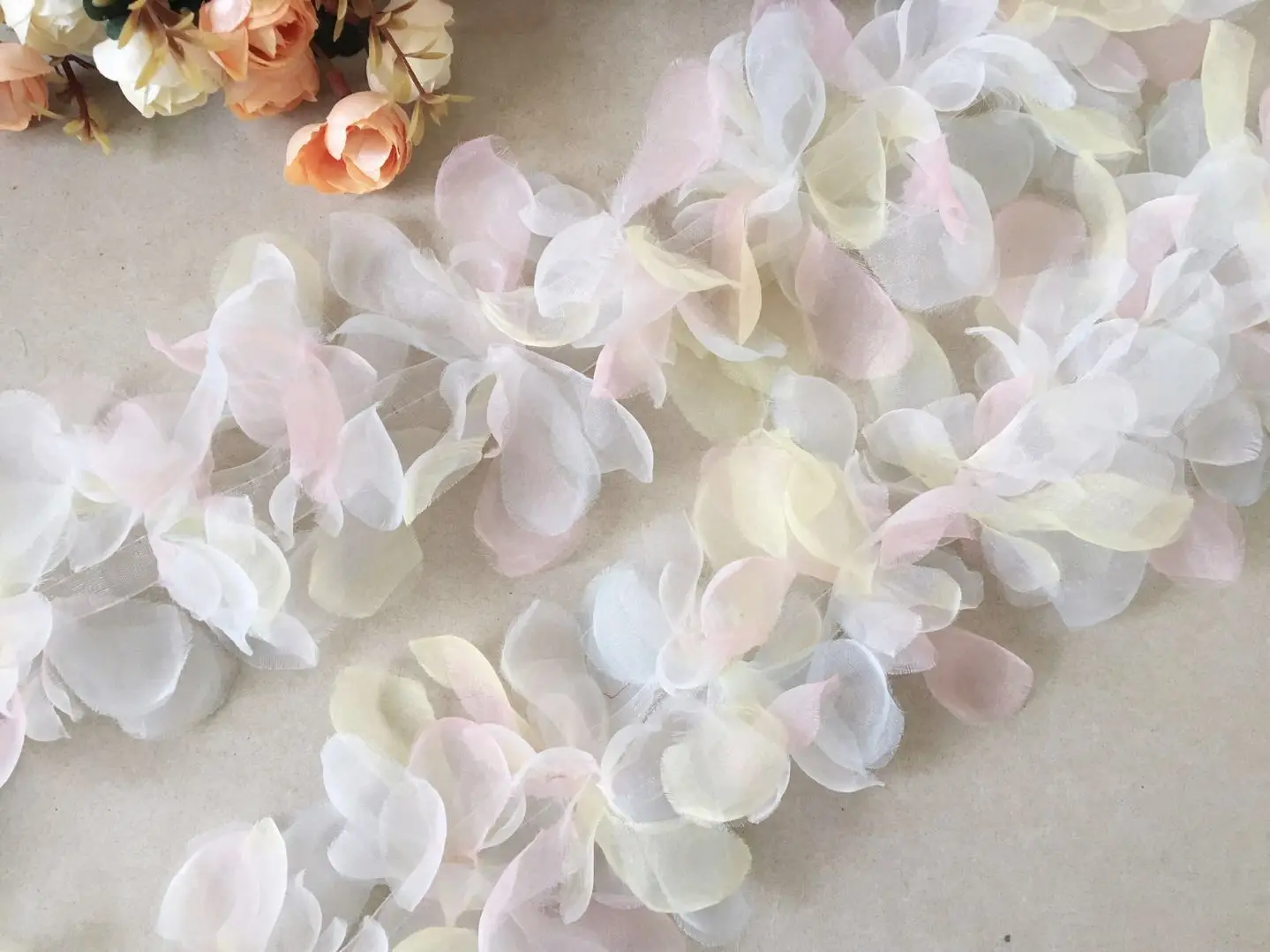 

DIY handmade organza chiffon3D flower accessories to decorate wedding baby clothes decoration cake border