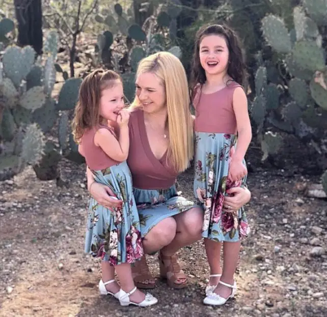 Платья для мамы и дочки семейный образ одежда Летнее цветочное лоскутное платье