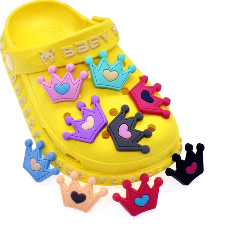 

1PCS Cute Cartoon Silicone Croc Shoes Charms Imperial Crown Decoration Lady Accessories Women Queen Dream Clog Shoes Decoration