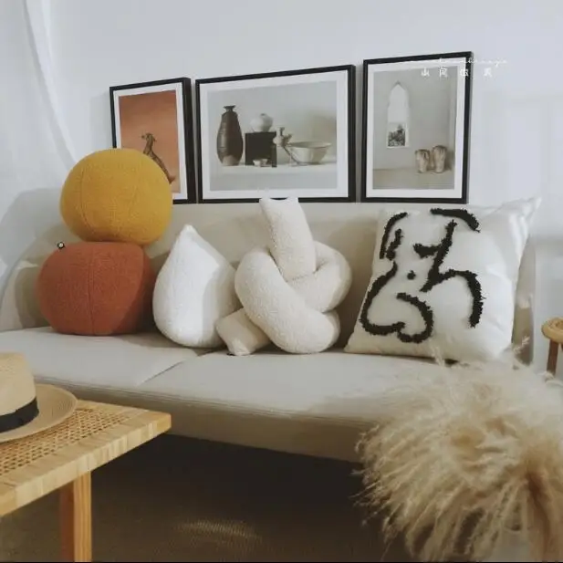 

Nordic Ball Shape Cushion 30cm Fancy Toy Warm Sweet Hold Pillow Cushion Sphere Home Children's Bedroom Hold Pillow Back Cushion