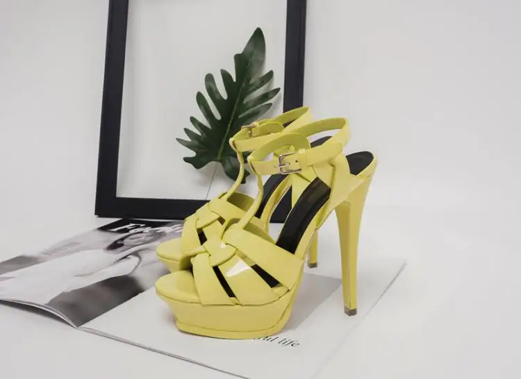 Модная женская обувь на платформе Босоножки высоком каблуке Летние туфли