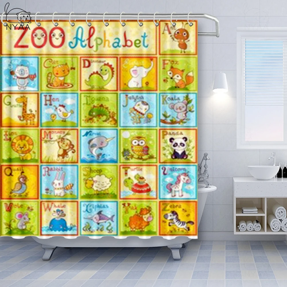 Занавеска в ванную комнату с цветным графическим рисунком и буквами алфавита для