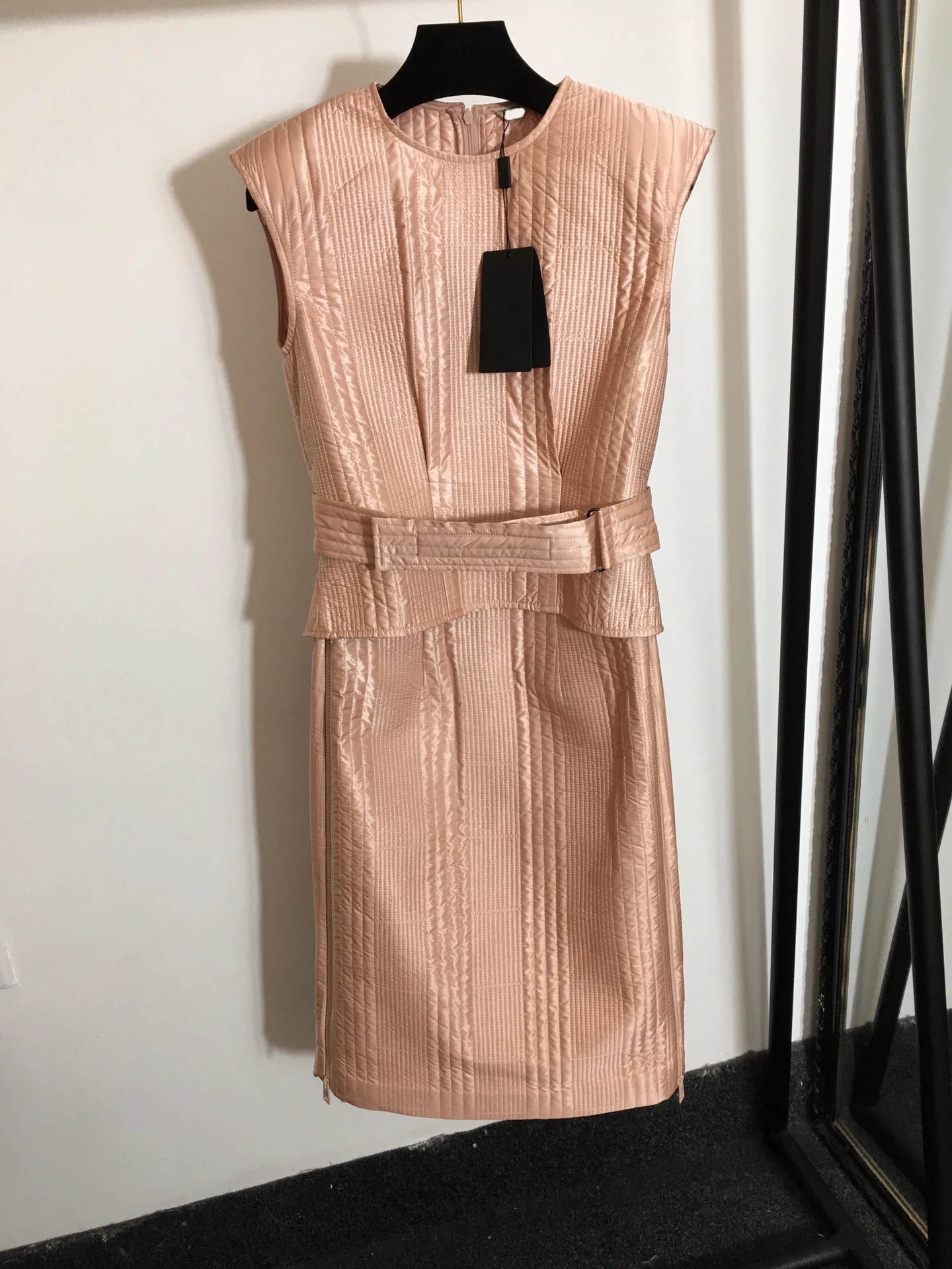 

High End Luxury Women Autumn and Spring Side Zip Stripe Sleeveless Tank High Street Side Split Dress Pink with Belt