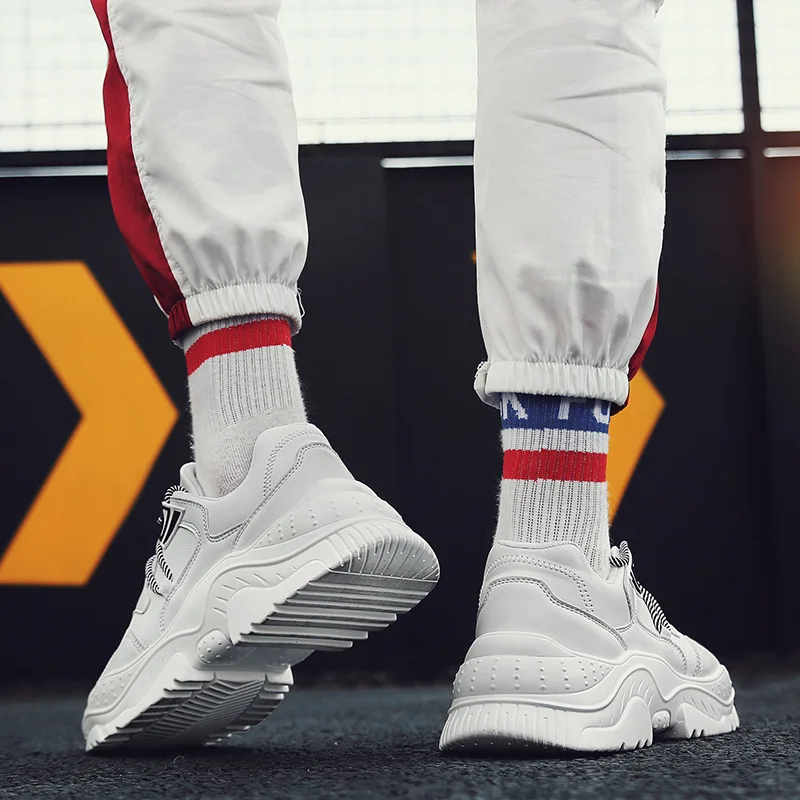 Кроссовки мужские из сетчатой кожи удобная дышащая Уличная обувь летние белые на