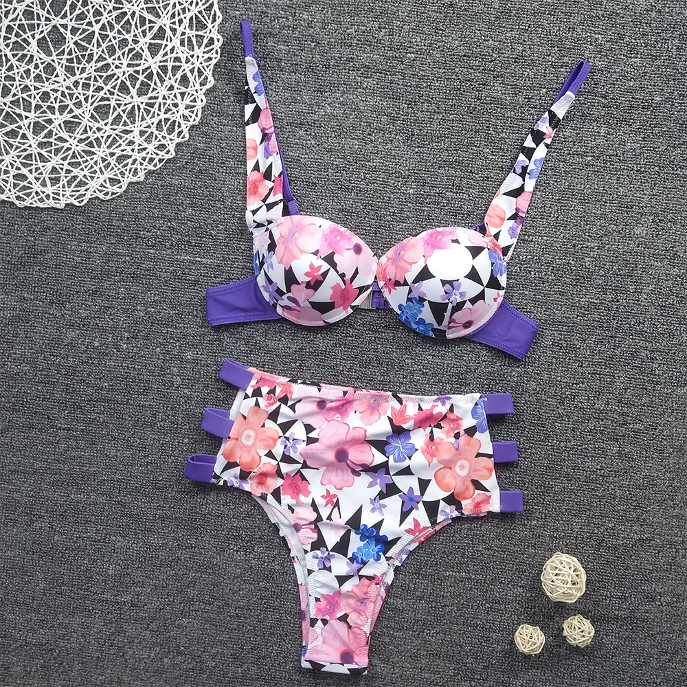 

Женский купальный костюм с чашками пуш-ап и завышенной талией