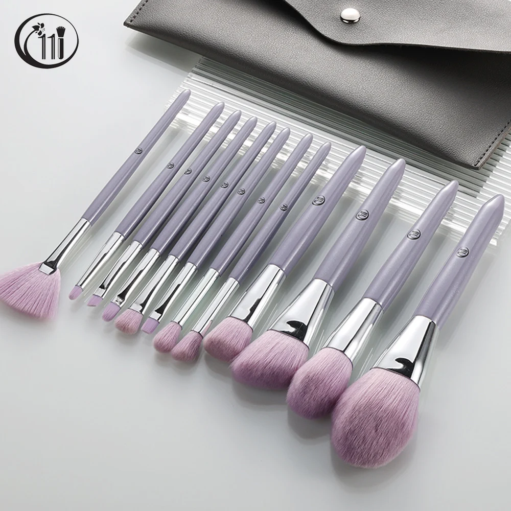 Набор кистей для макияжа kosmetсоставляют фиолетовые кисти основы пудры теней век