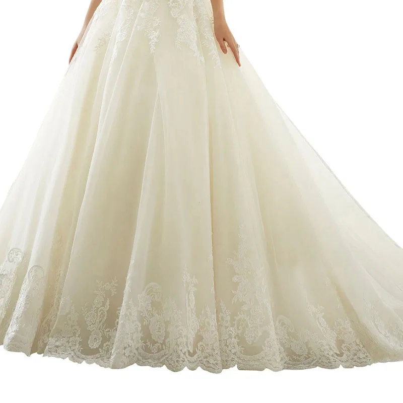 Кружевное свадебное платье с длинным шлейфом и вышивкой простое принцессы