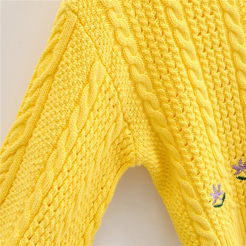 

2020 Winter Batwing Sleeve Knitted Sweater Pullover Women Embroidery O-neck Yellow Sweater Female Autumn Casual Sweater Jumper