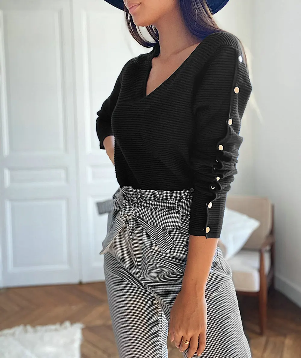 

New Arrival Women Fashion Long Sleeve V-neck Top Stylish Buttons Solid Color Top for Ladies Female