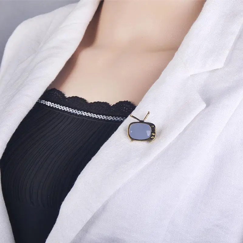 

Retro Televinon Brooches For Women Metal Enamel Tv Screen Special Design Casual Brooch Pins Funny Jewelry Friend Gifts 2021
