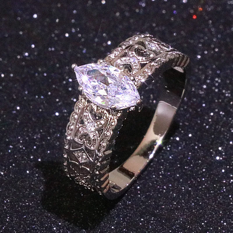 Женское Винтажное кольцо с фианитом 18 К | Украшения и аксессуары