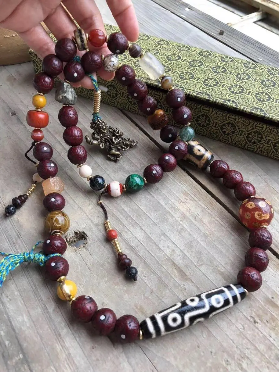 

202011Nine Eyes Eight Eyes Three Eyes Dzi Necklace Diamond Hand Bodhisattva s925 Sterling Silver Nine Palace Box Lucky collier