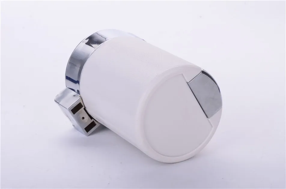 

CHIZIYO Portable LED Light Ashtray Universal Cigarette Cylinder Holder Carbon Fiber Car Ashtray