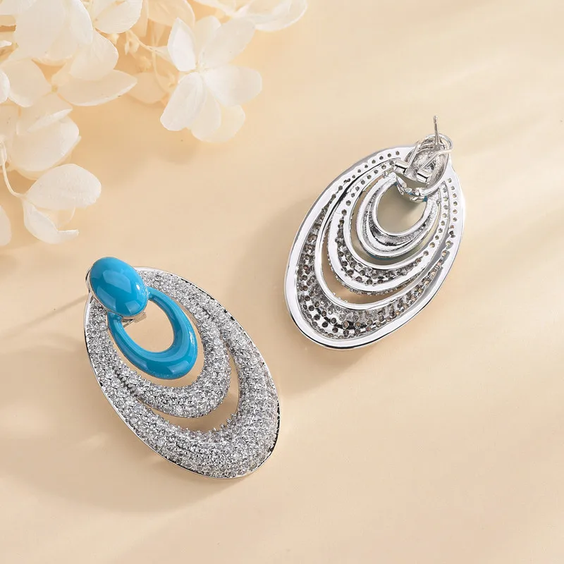 Женские серьги-подвески разных цветов с фианитом 2020