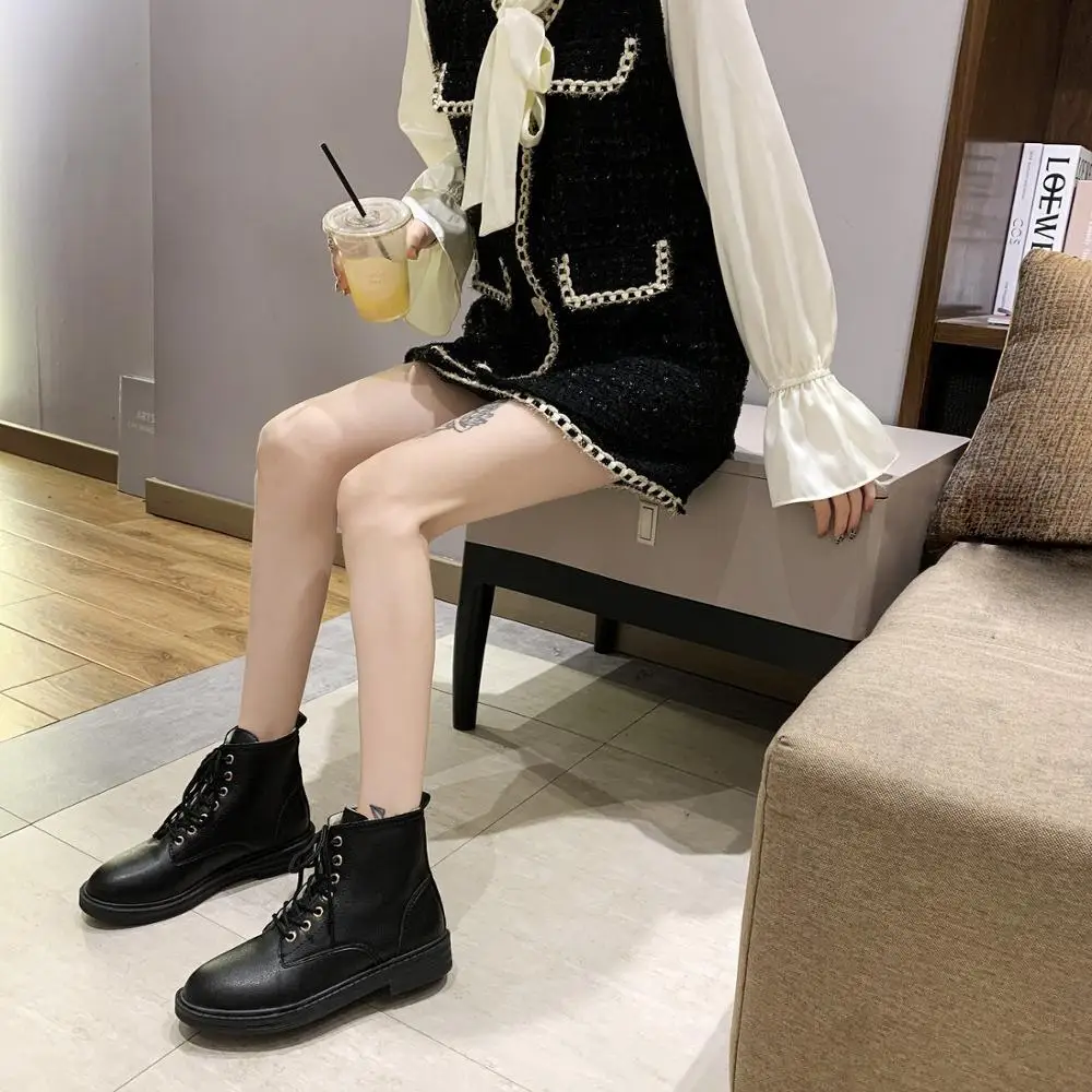 Boots 2020 Black White 35 40 Size Martin Boots Short Plush Winter Boots Female Women Shoes Fashion and Keep Warm Ankle Boots Boots 2020 Black White 35 40 Size Martin Boots Short Plush Winter Boots Female Women Shoes Fashion and Keep Warm Ankle Boots