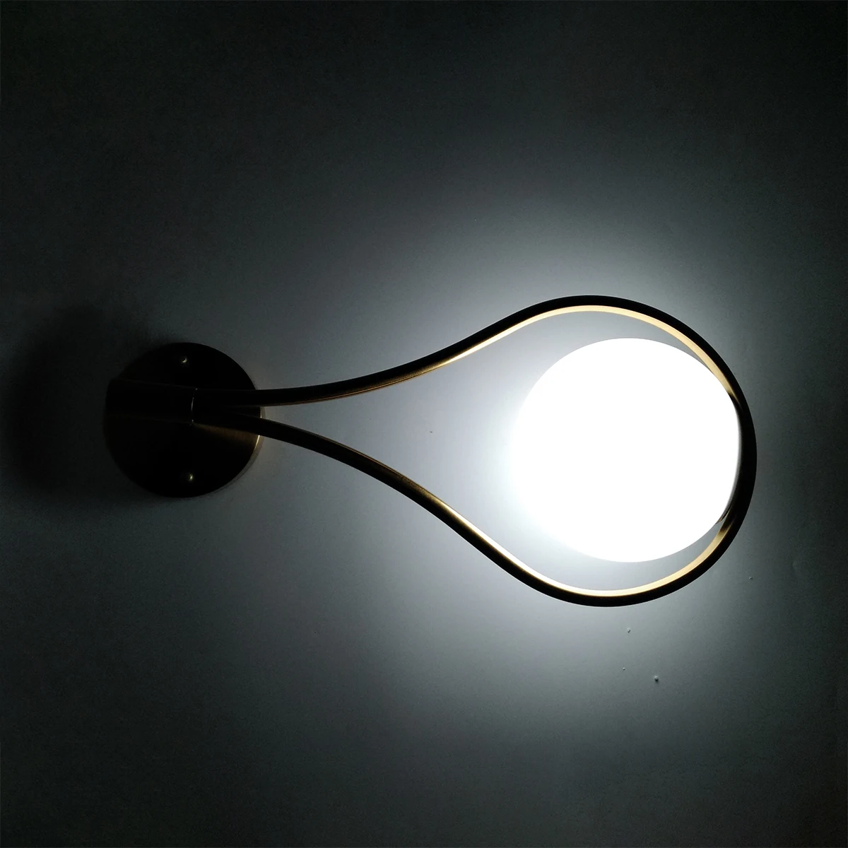 

Nordic Wall Lamp Decorative Lamp on the Wall Modern Applique Murale Luminaire Home Bedside Led Wall Light Fixtures Glass Ball