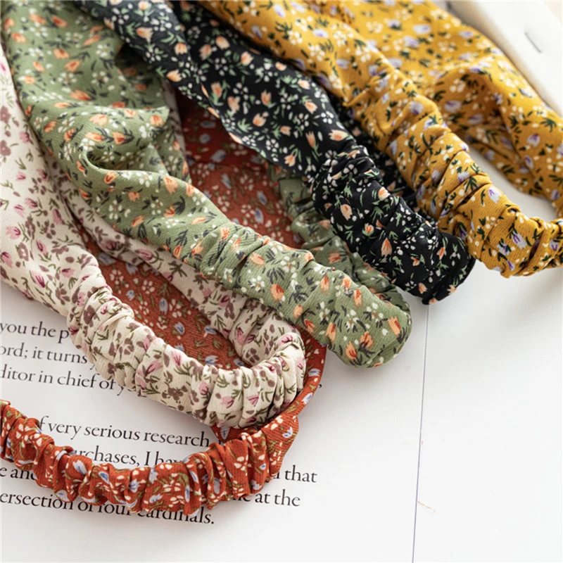 

Retro fashion girl elastic headband women's all-match Baotou triangle scarf elastic headband floral headband headband headband