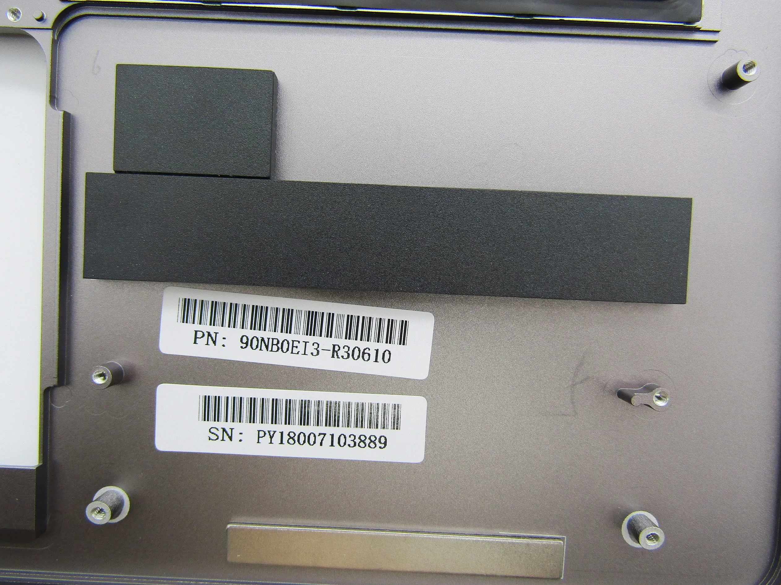 

ASUS ZENBOOK 3 UX490U UX490UA