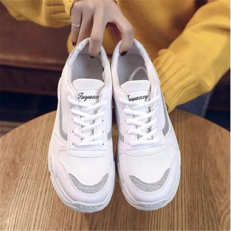 Женские кроссовки на платформе белые черные или розовые повседневные обувь для