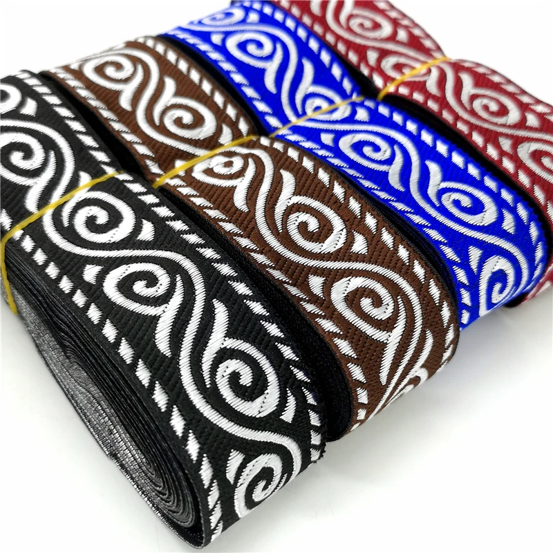 Кружевная лента с вышивкой в этническом стиле 33 мм | Дом и сад