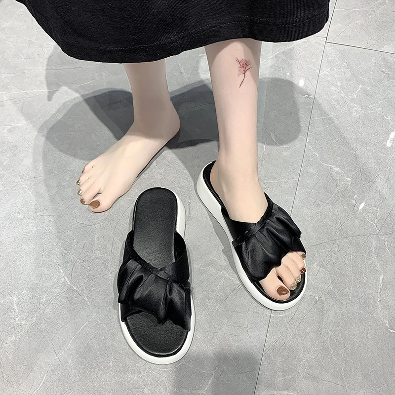 

Shoes Women Slippers Casual Pantofle Slides Platform Soft Luxury 2021 Flat Rubber Silk PU Fashion Shoes Women Ladies' Slippers