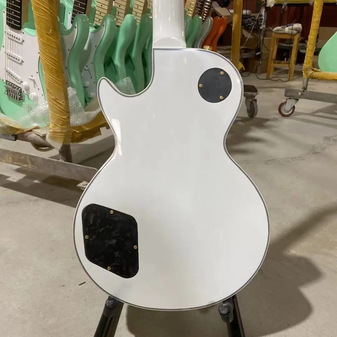

Custom Electric Guitar White Color Black Pickguard Gold Hardware High Quality Guitarar Free Shipping