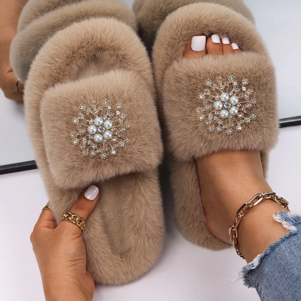 

Slippers Women Luxury Rhinestone Gypsophila Furry Slides Fluffy Flip Flops Designer Outdoor Slippers Flat Sandals Female Shoes