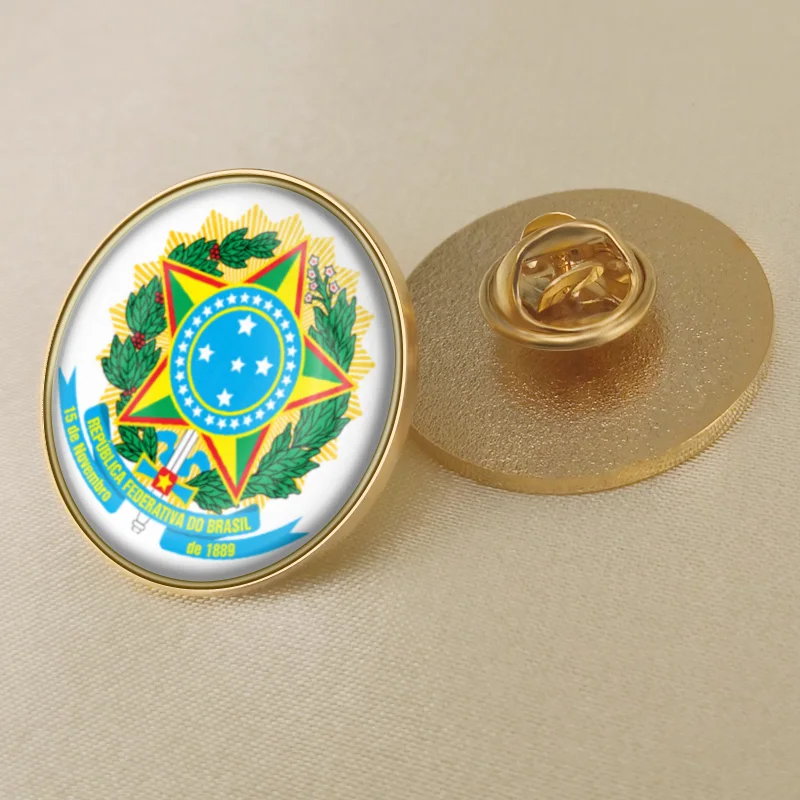 Герб Бразилии в карта Национальный флаг Эмблема с национальным цветочным брошь