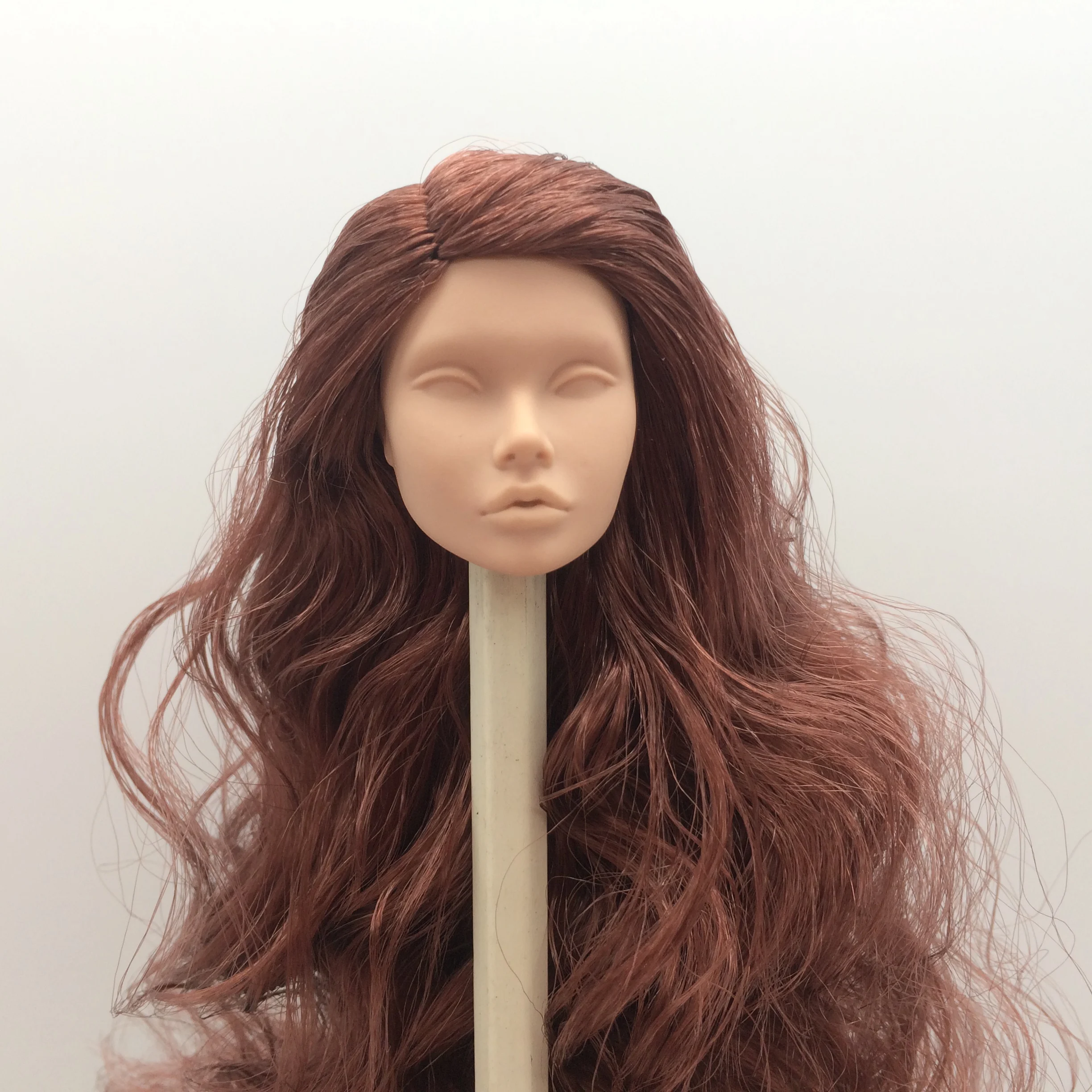 Модная роялти Поппи Паркер белая кожа каштановый цвет волосы целостность чистое