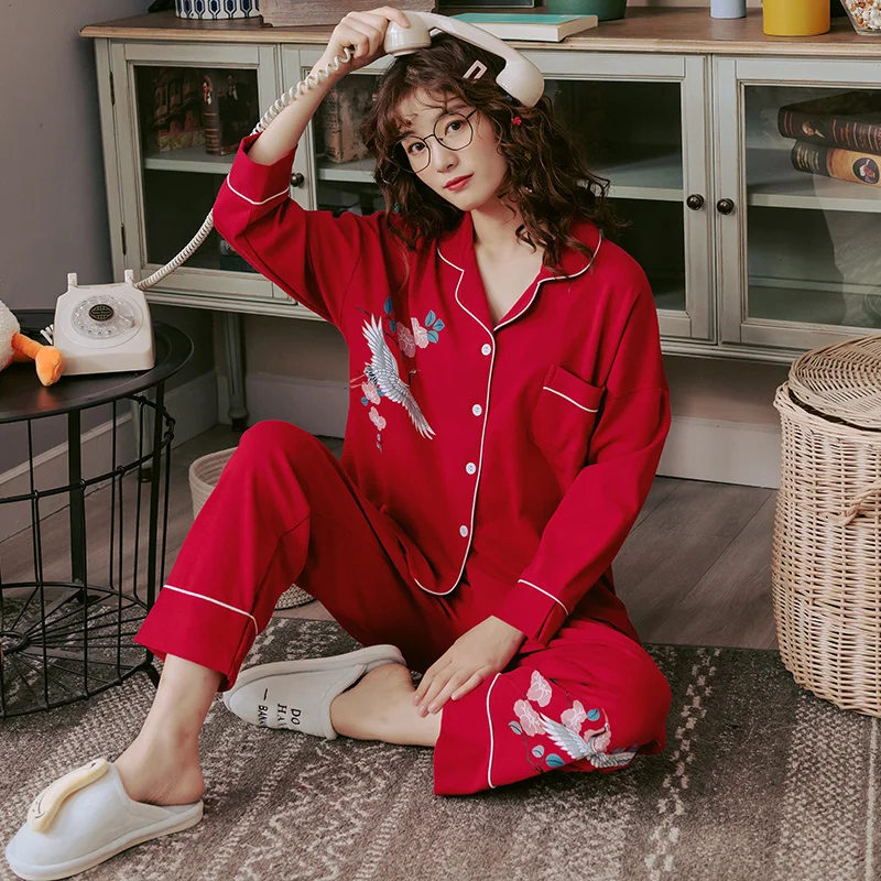 Пижама в виде животных женский красный костюм с праздничным принтом пижамный