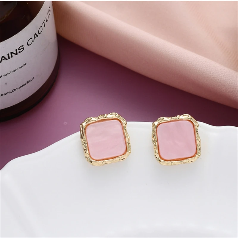 

Luokey Vintage Simple Square Alloy Stud Earrings For Women Romantic Wedding Small Cute Earrings Girls Fashion Pendientes Jewelry