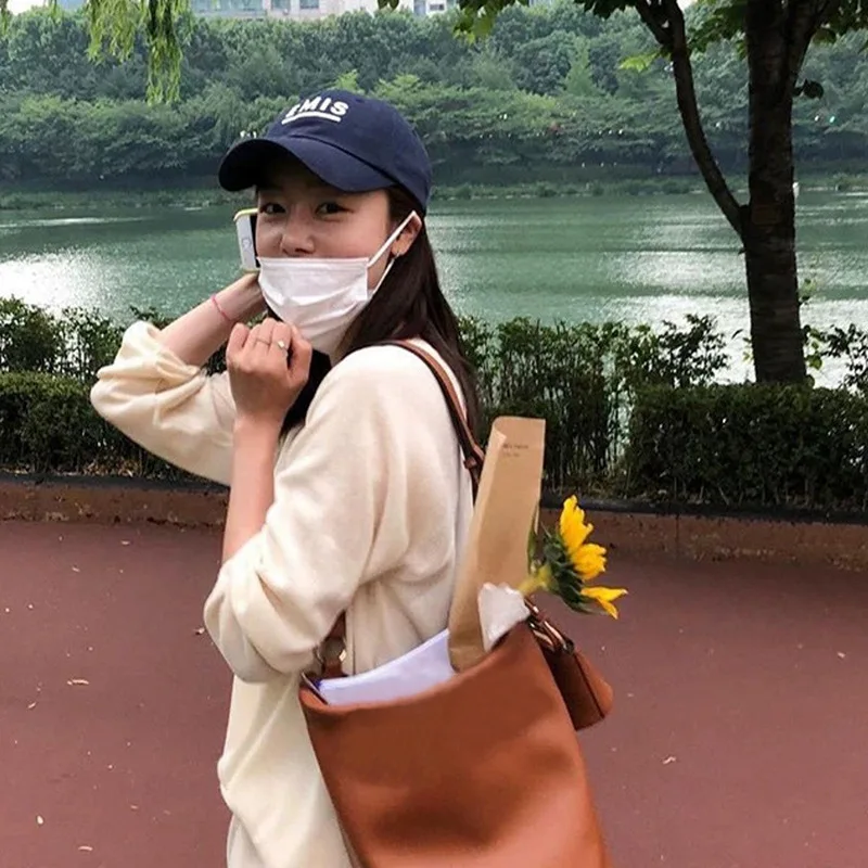 Baseball cap Korean niche design letter embroidery men's and women's caps
