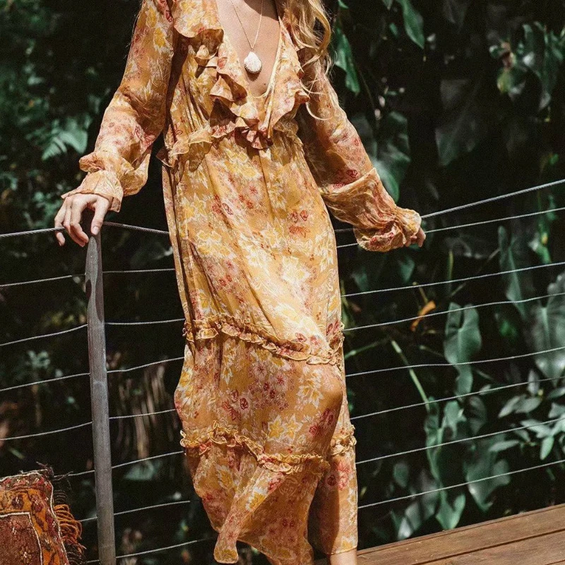 Женское платье-миди с цветочным принтом V-образным вырезом и длинным рукавом |