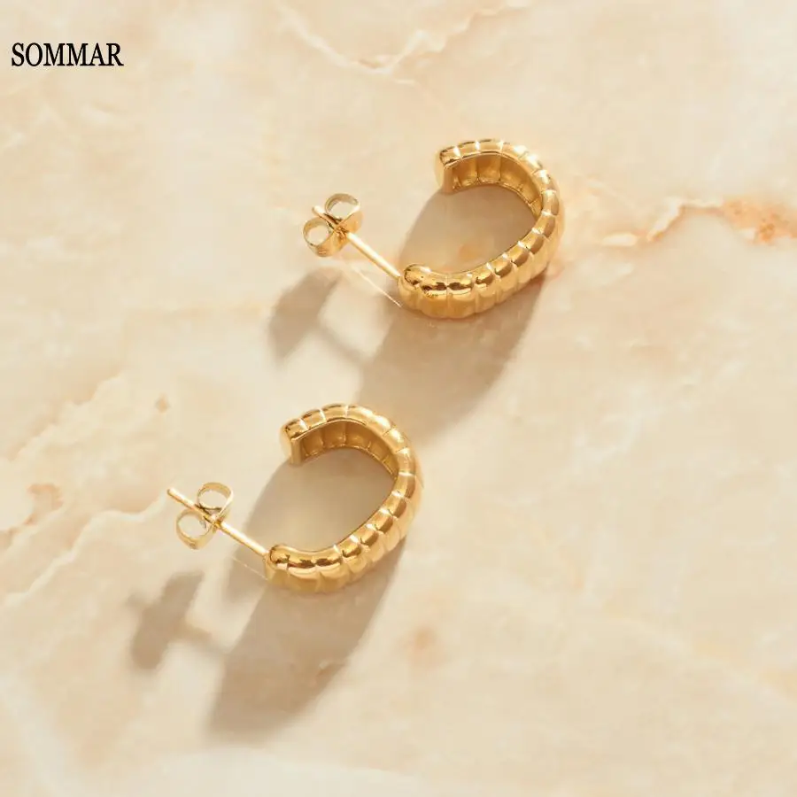 

SOMMAR 2021 Best Gift Gold color Girlfriend stud earrings Bread pattern women earrings prices in euros